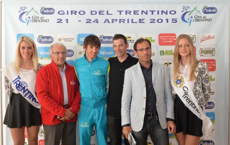 39° GIRO DEL TRENTINO MELINDA CONFERENZA STAMPA A SINISTRA GIACOMO SANTINI DIEGO ROSA CIONI IL CT DAVIDE CASSANI 20-04-2015 © foto Daniele Mosna