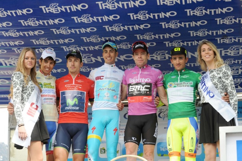 podio Rosa Diego maglia gialla, Aru Fabio maglia Bianca, Evans Cadel maglia fuxia, maglia Verde