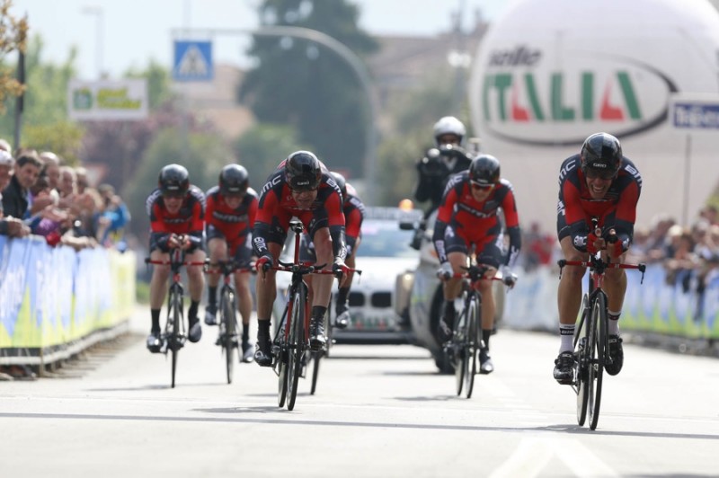 38° GIRO DEL TRENTINO 1 TAPPA CRONOSCQUADRE RIVA DEL GARDA ARCO BMC CON DANIEL OSS © foto Daniele Mosna