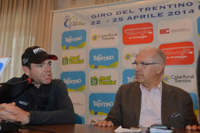 38° GIRO DEL TRENTINO A SINISTRA CADEL EVANS GIACOMO SANTINI E MICHELE SCARPINI 21-04-2014 © FOTO DANIELE MOSNA