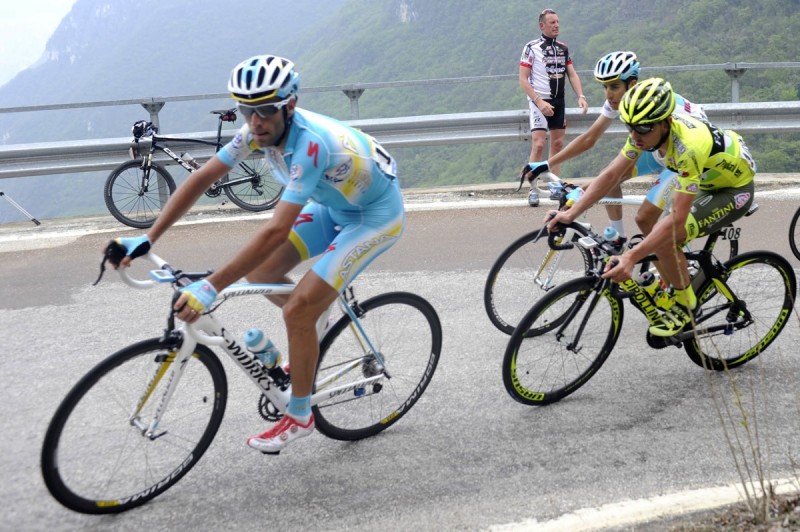 37° GIRO DEL TRENTINO 4 TAPPA ARCO SEGA DI ALA 19-04-2012 VINCE VINCENZO NIBALI SIA LA TAPPA CHE IL GIRO DEL TRENTINO © FOTO DANIELE MOSNA
