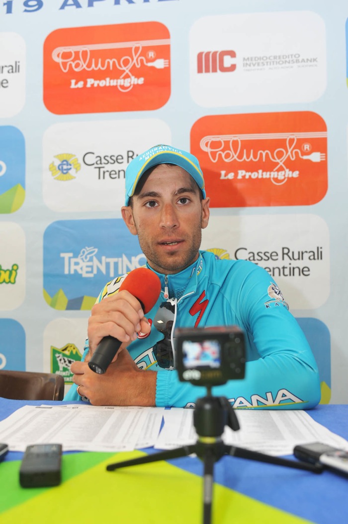 37° GIRO DEL TRENTINO 4 TAPPA ARCO SEGA DI ALA 19-04-2012 VINCE VINCENZO NIBALI SIA LA TAPPA CHE IL GIRO DEL TRENTINO © FOTO DANIELE MOSNA
