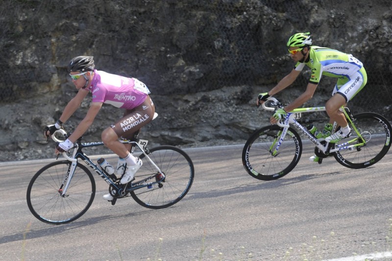 37° GIRO DEL TRENTINO 3 TAPPA PERGINE VALSUGANA CONDINO IL LEADER BOUET E IVAN BASSO 18-04-2013 © foto Daniele Mosna