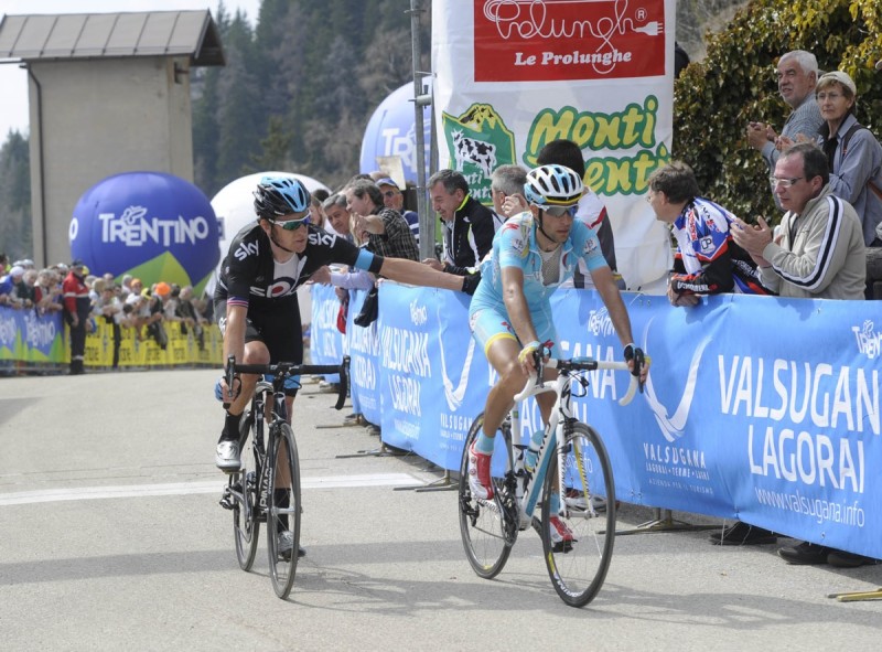 37° GIRO DEL TRENTINO 2 TAPPA SILLAN LEVICO VETRIOLO A SINISTRA WIGGINS E NIBALI 17-04-2013 © foto Daniele Mosna